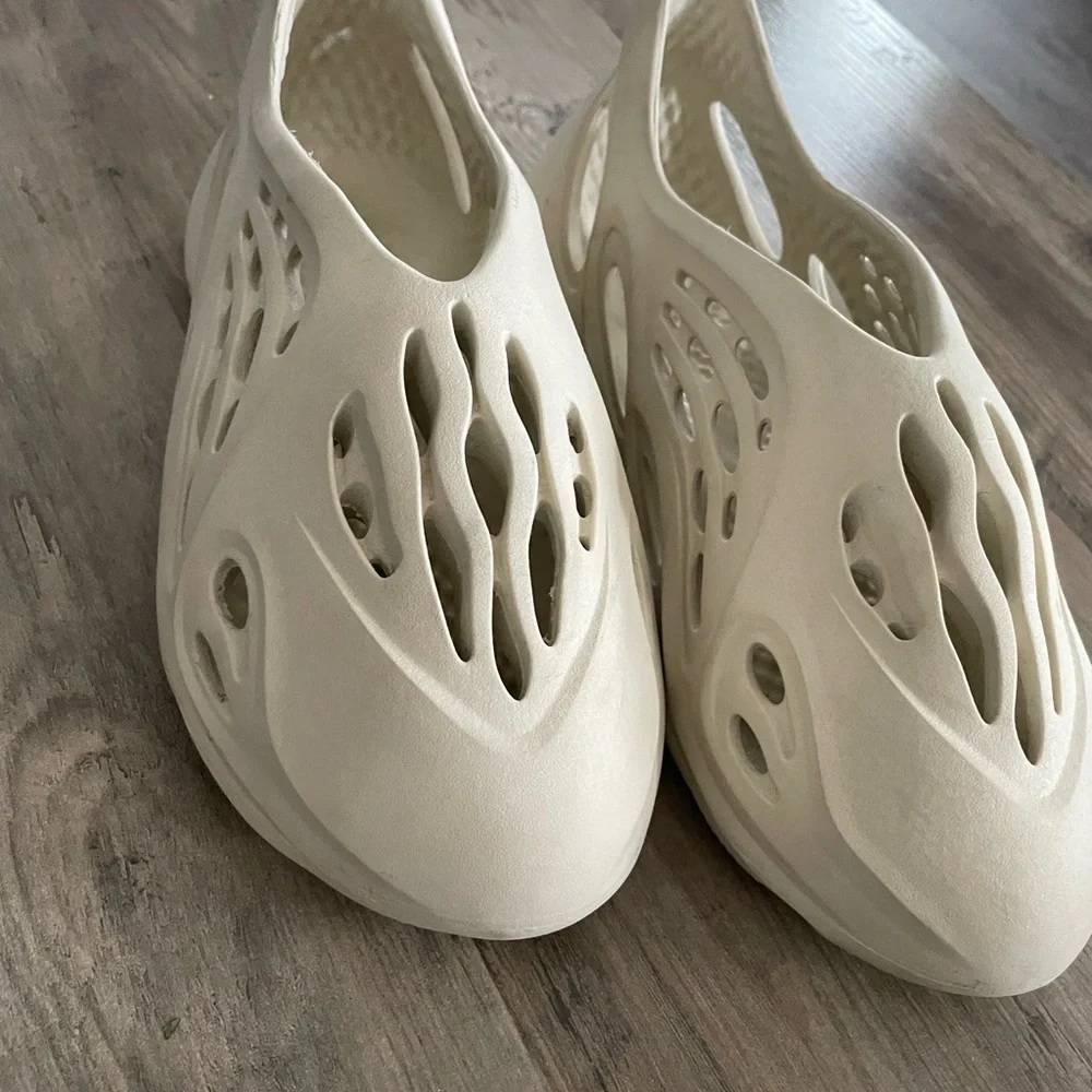 Adidas Sand colored foamrunner slip on cut out breathable Unisex shoes size 8.5